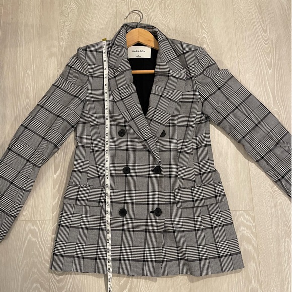 Aritzia Babaton The Samuel Transition Blazer Gray Black Plaid size 4 - Picture 12 of 16